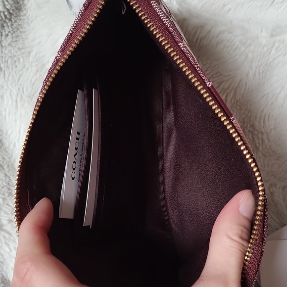 Coach Dempsey Large Signature Jacquard W Coach Patch Corner Wristlet, New W Tags - Picture 5 of 12